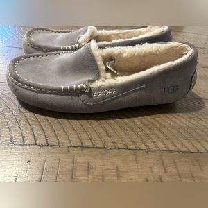 Ugg slippers grey